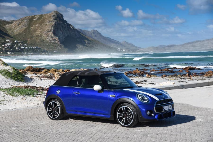  Mini Cooper S Cabrio (F57) 2018 года  (ZA) (фото 14 из 35)